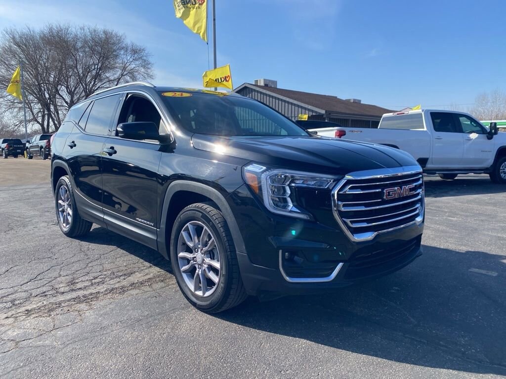 Used 2024 GMC Terrain SLT SUV