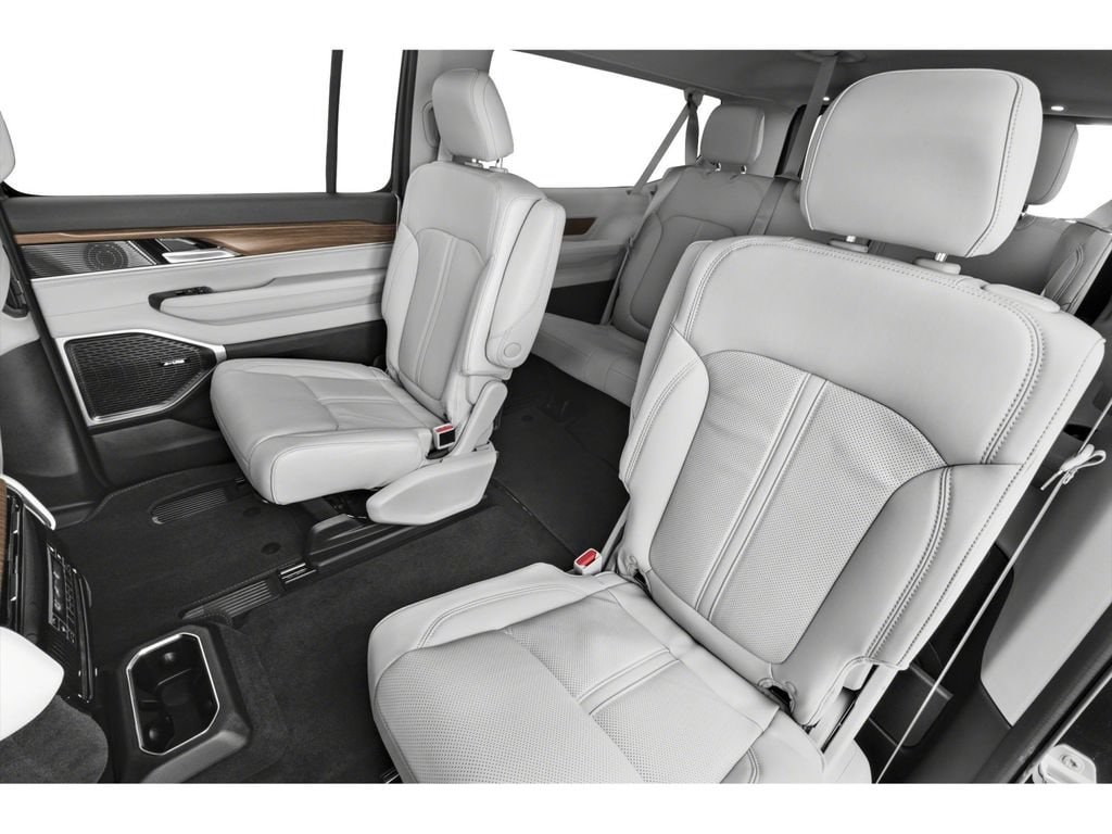 2024 Jeep Wagoneer L Series II - Photo 11
