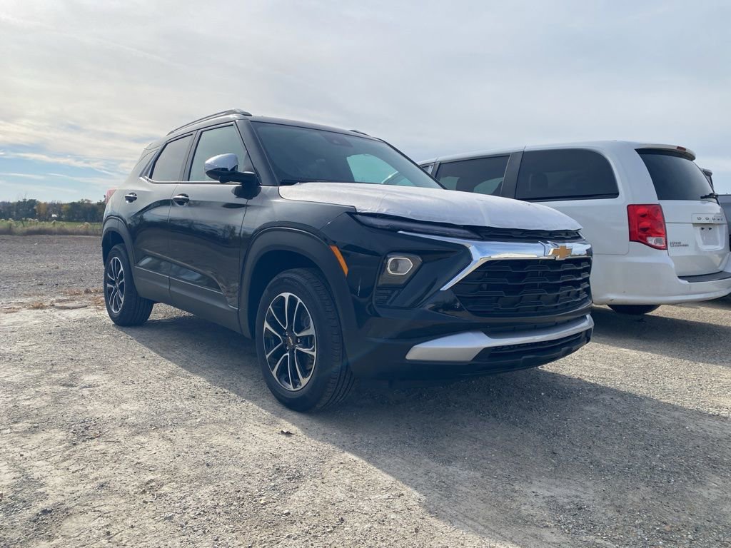 2026 Chevrolet Trailblazer LT photo 2