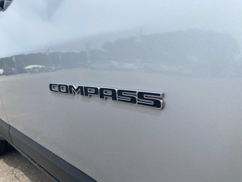 2025 Jeep Compass Limited - Photo 9