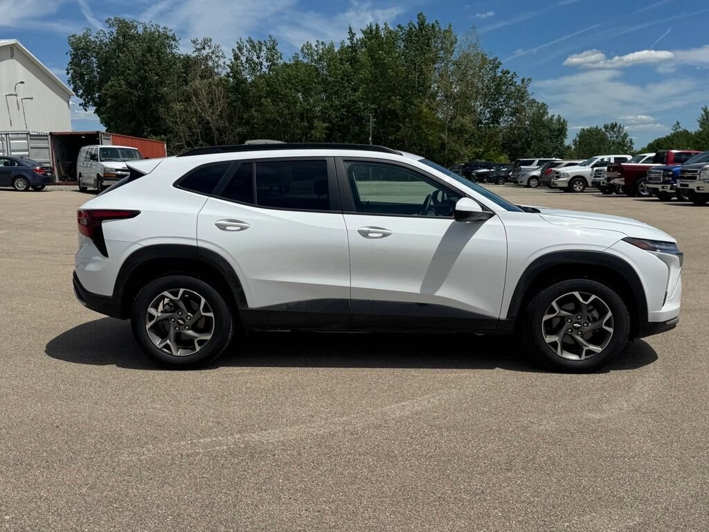 Used 2025 Chevrolet Trax LT SUV