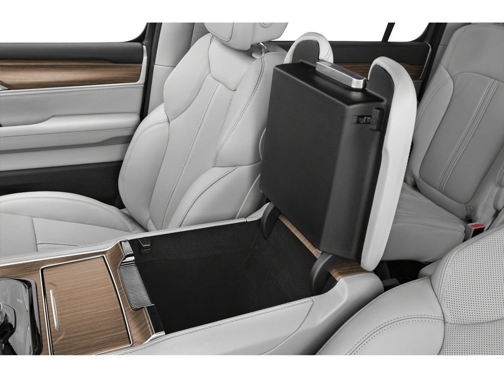 2024 Jeep Wagoneer L Series II - Photo 12