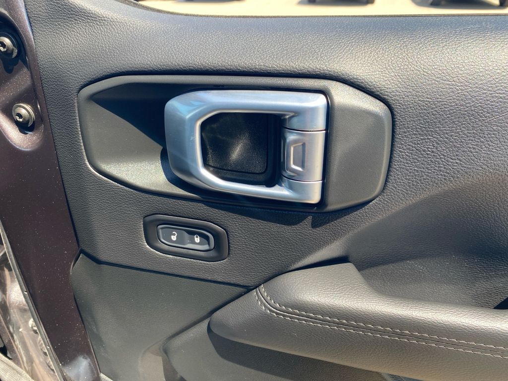 2021 Jeep Wrangler Unlimited Sahara Altitude - Photo 35