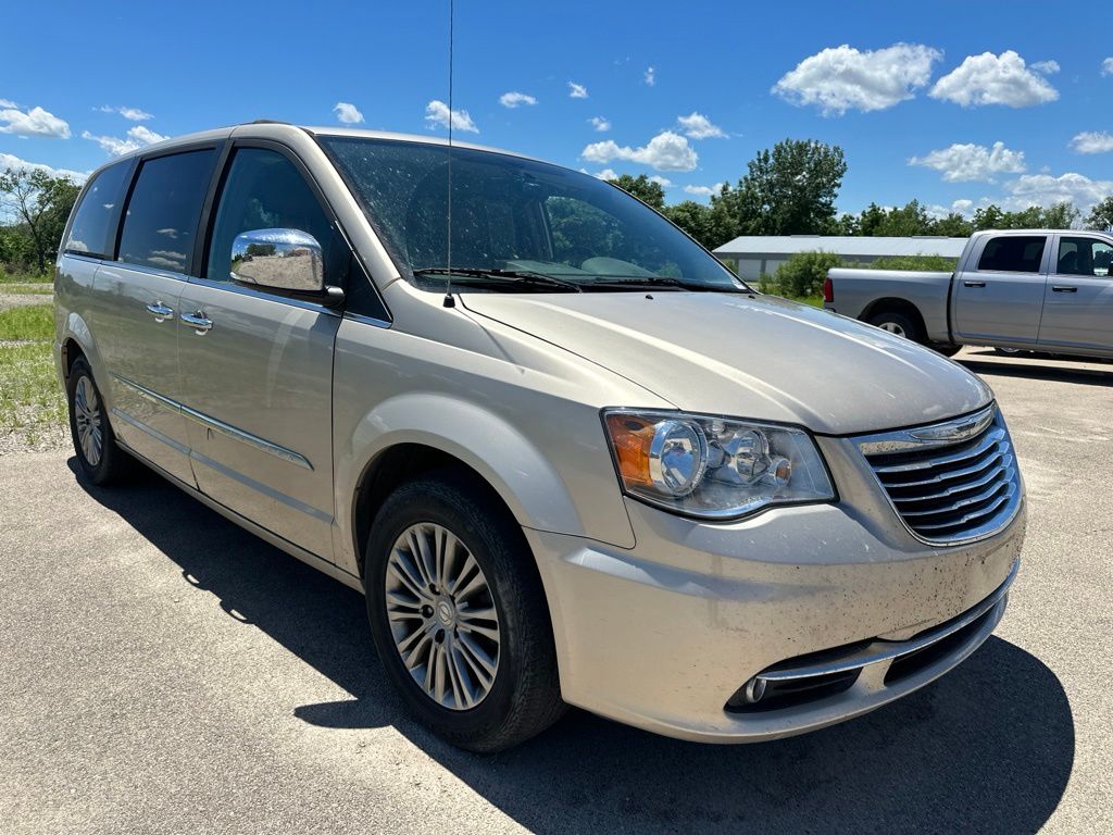 Used 2014 Chrysler Town & Country Touring-L with VIN 2C4RC1CG4ER143673 for sale in Morrison, IL