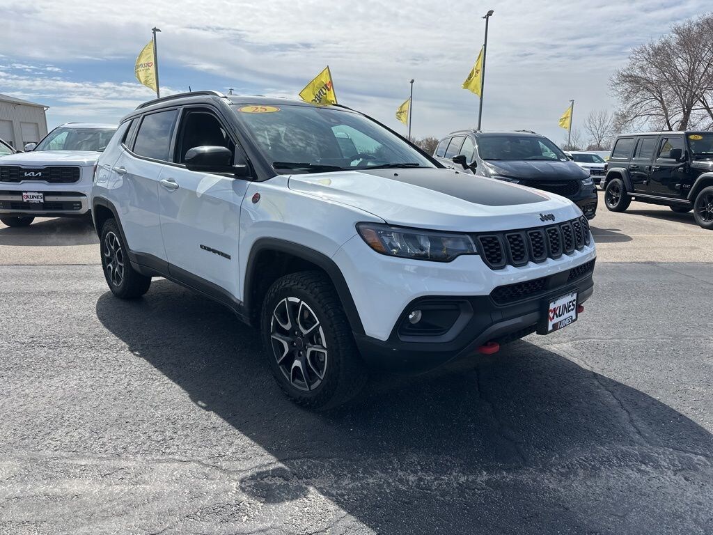 Used 2025 Jeep Compass Trailhawk SUV