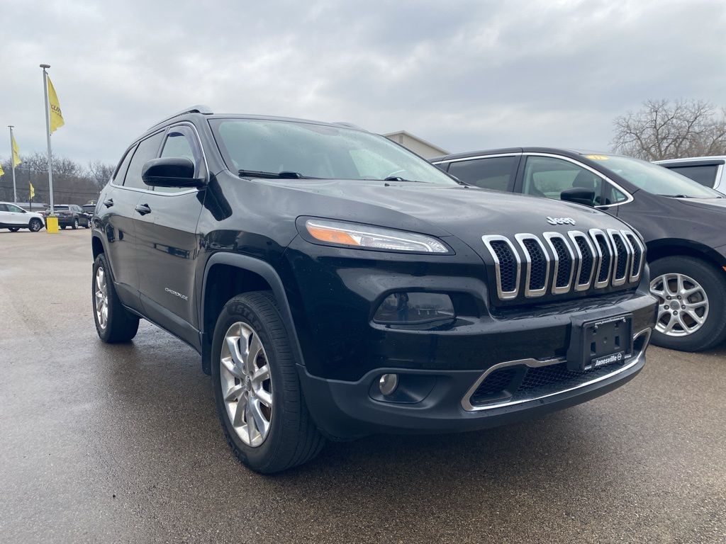 Used 2017 Jeep Cherokee Limited with VIN 1C4PJMDS2HW581489 for sale in Morrison, IL