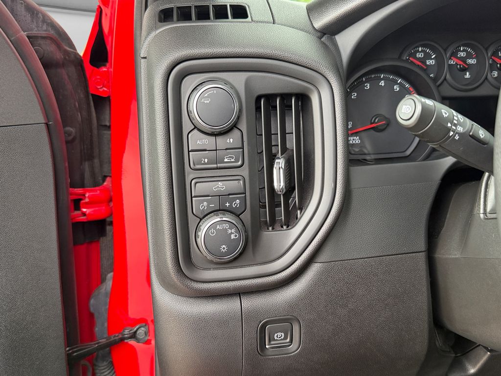 2024 Chevrolet Silverado 1500 Custom - Photo 18