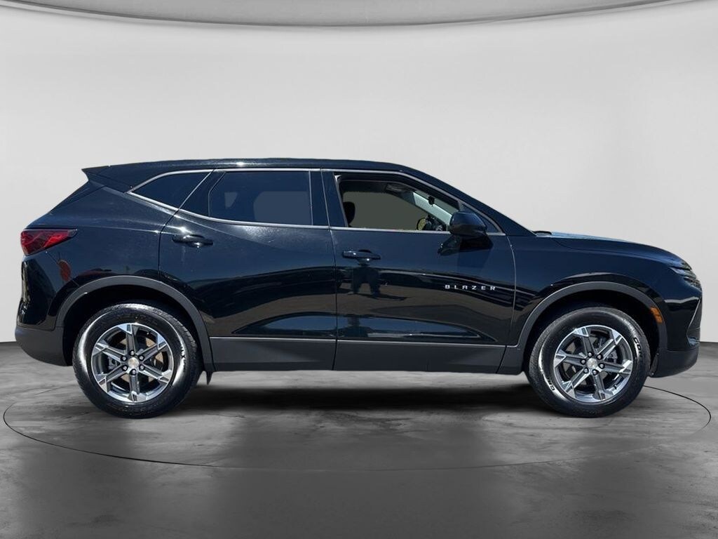 Used 2025 Chevrolet Blazer LT SUV