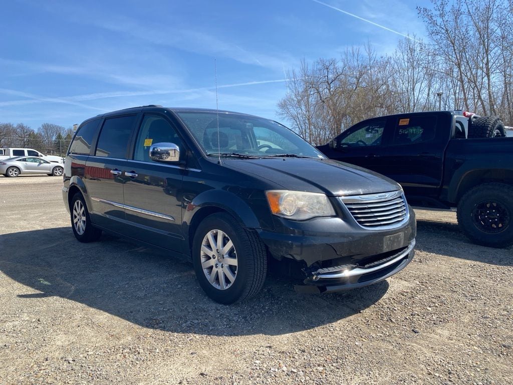 Used 2011 Chrysler Town & Country Touring-L with VIN 2A4RR8DG1BR785294 for sale in Morrison, IL