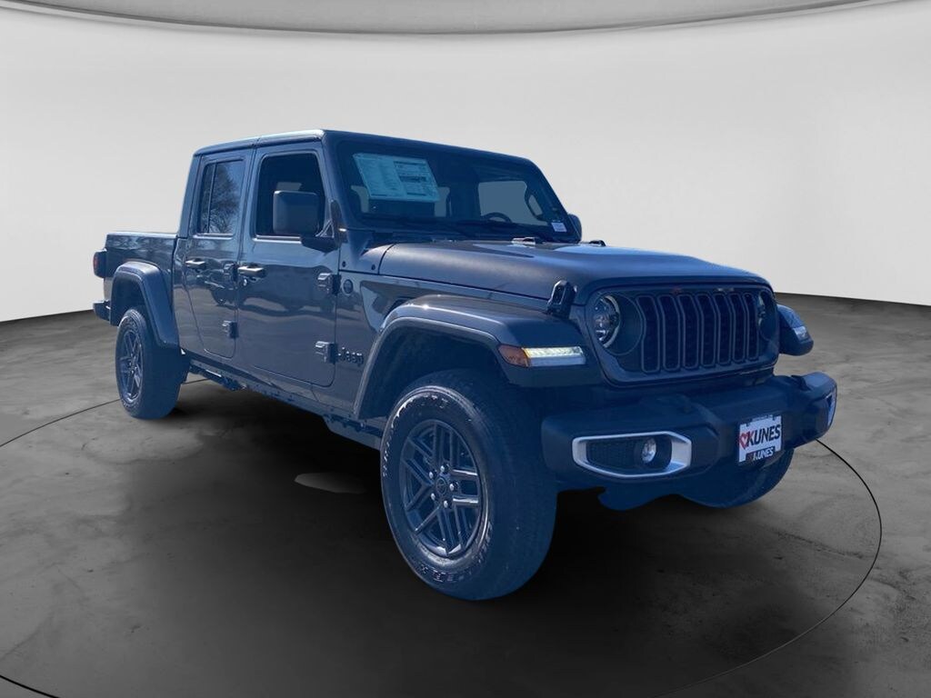 New 2026 Jeep Gladiator Sport S Pickup