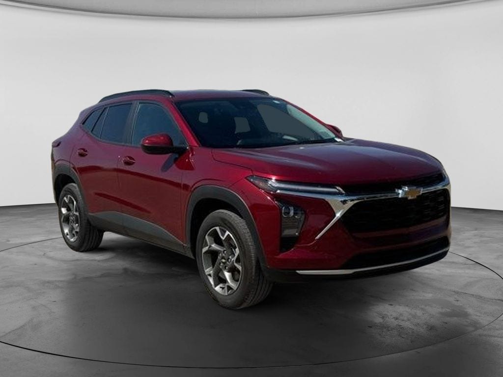 Used 2025 Chevrolet Trax LT SUV