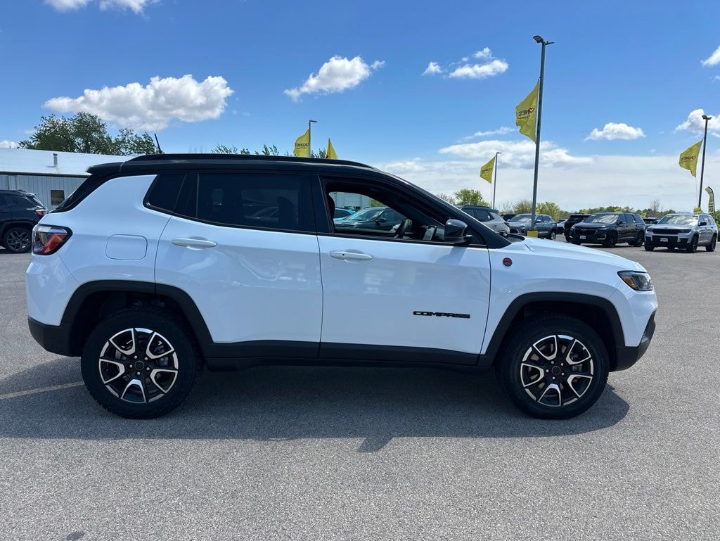 Used 2025 Jeep Compass Trailhawk SUV