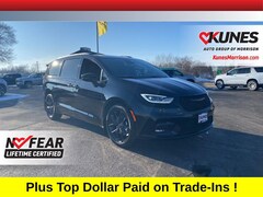 2026 Chrysler Pacifica Select Passenger Van