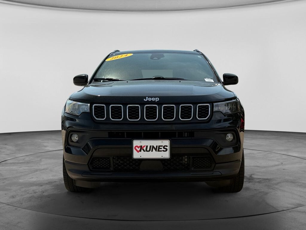 Used 2024 Jeep Compass Latitude SUV