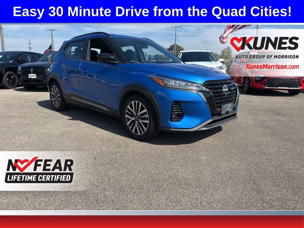 2022 Nissan Kicks SR