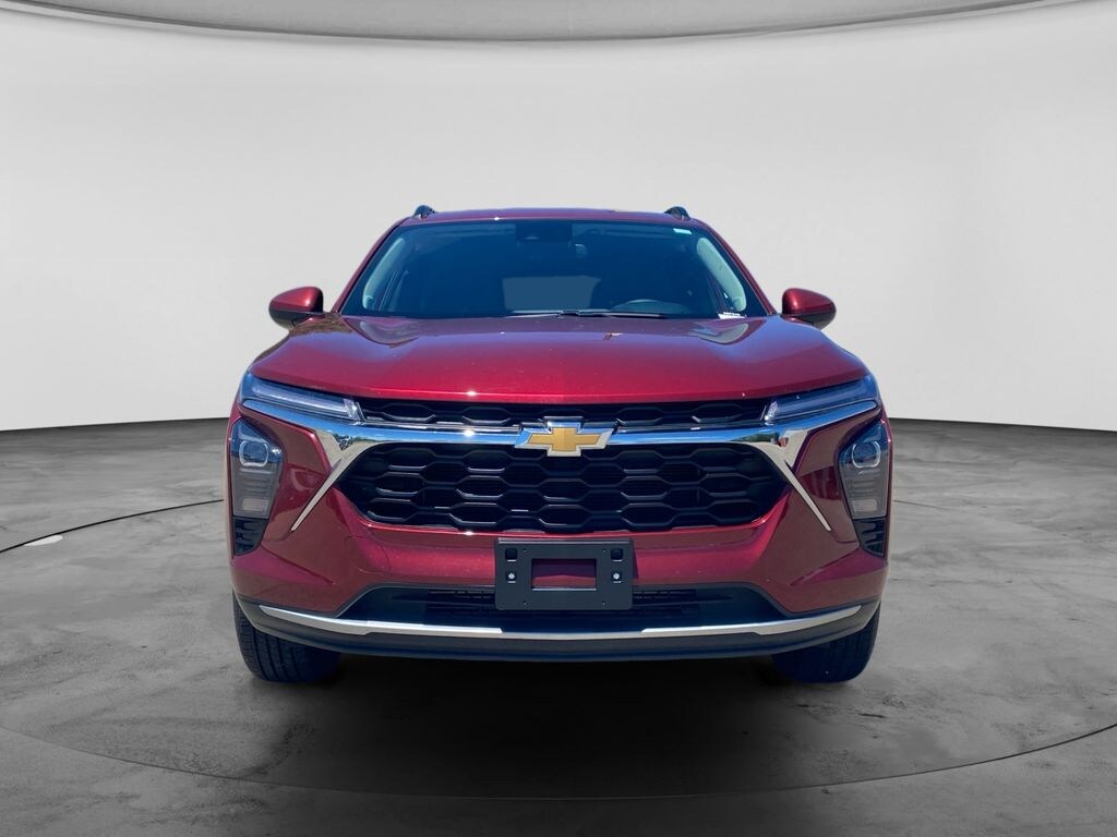 Used 2025 Chevrolet Trax LT SUV
