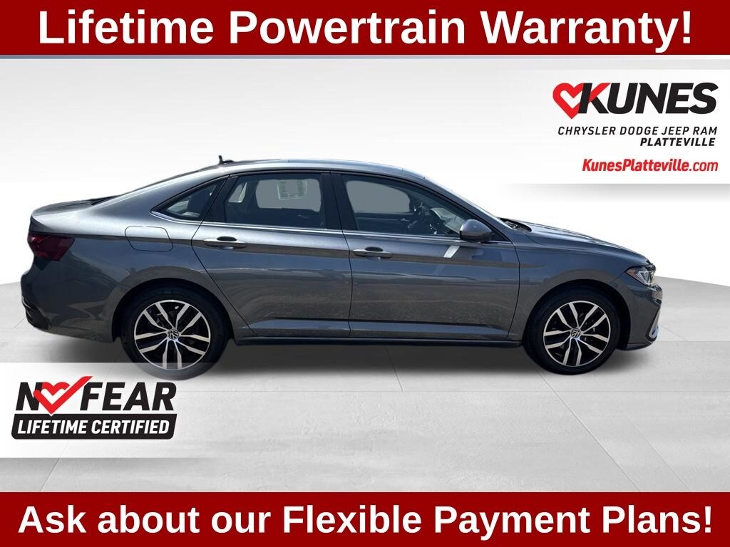 Used 2025 Volkswagen Jetta 1.5T SE Sedan