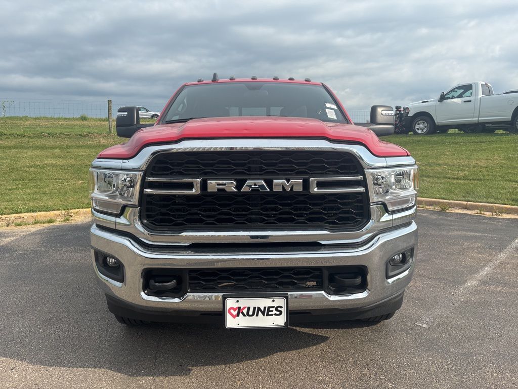 2024 Ram 3500 Tradesman photo 3
