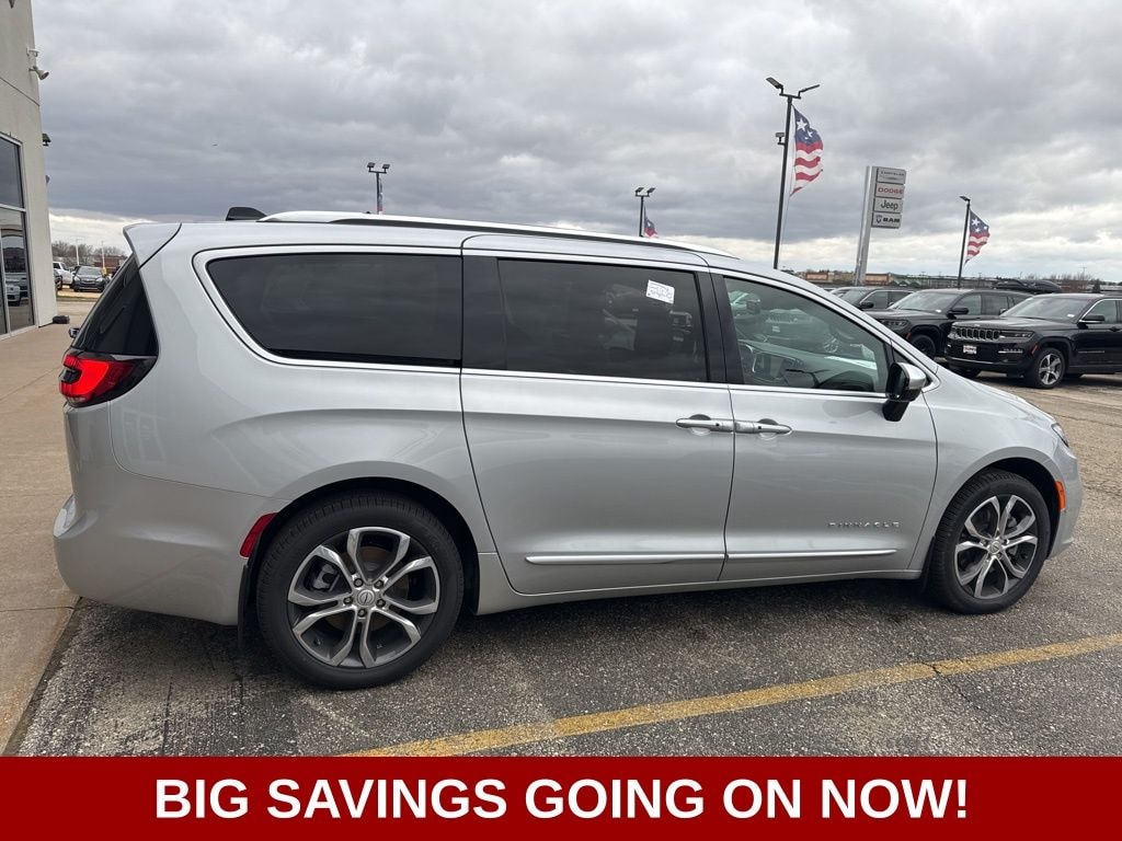 New 2026 Chrysler Pacifica Pinnacle Passenger Van