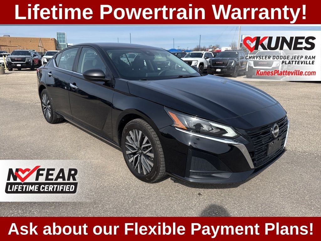 Used 2024 Nissan Altima 2.5 SV Sedan