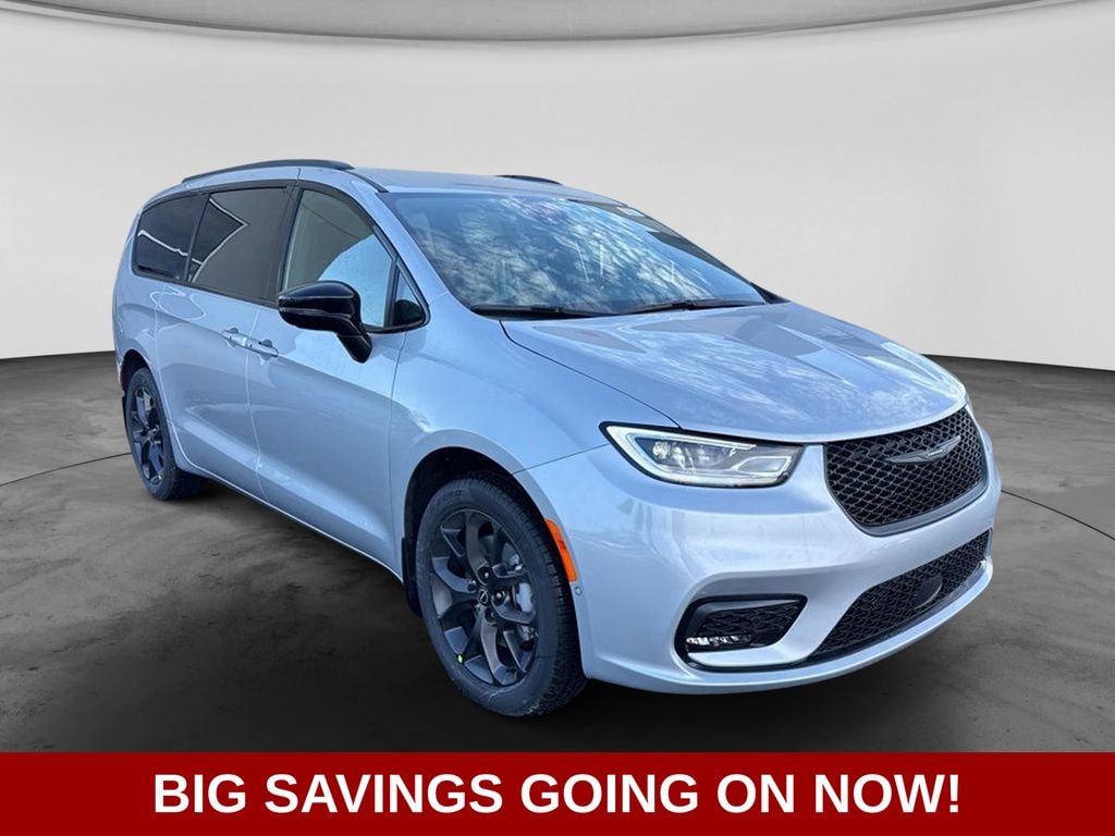 New 2026 Chrysler Pacifica Select Passenger Van