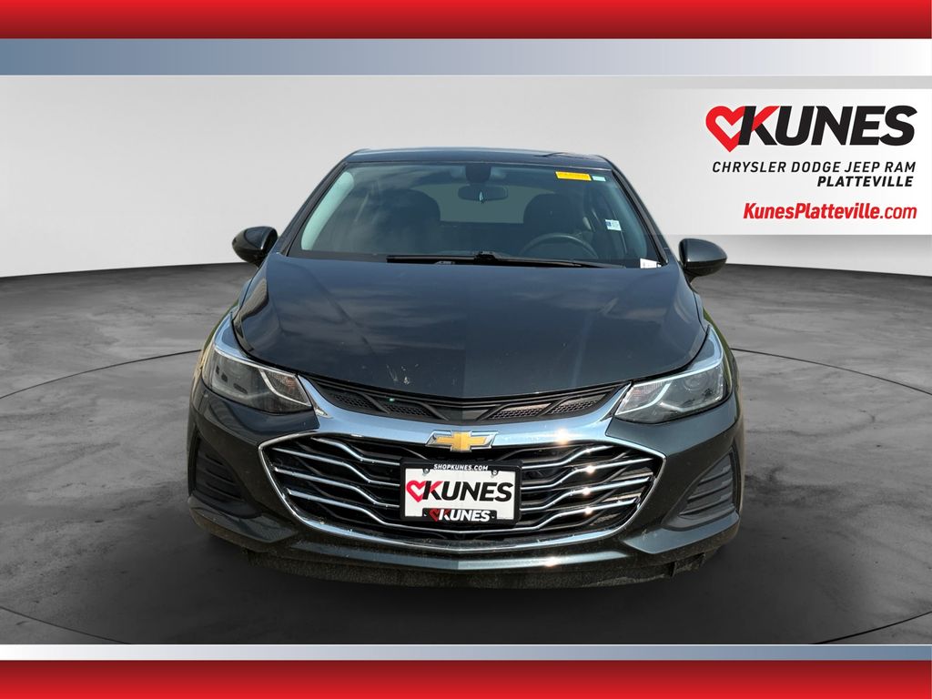 Used 2019 Chevrolet Cruze LT with VIN 3G1BE6SM3KS530707 for sale in Platteville, WI