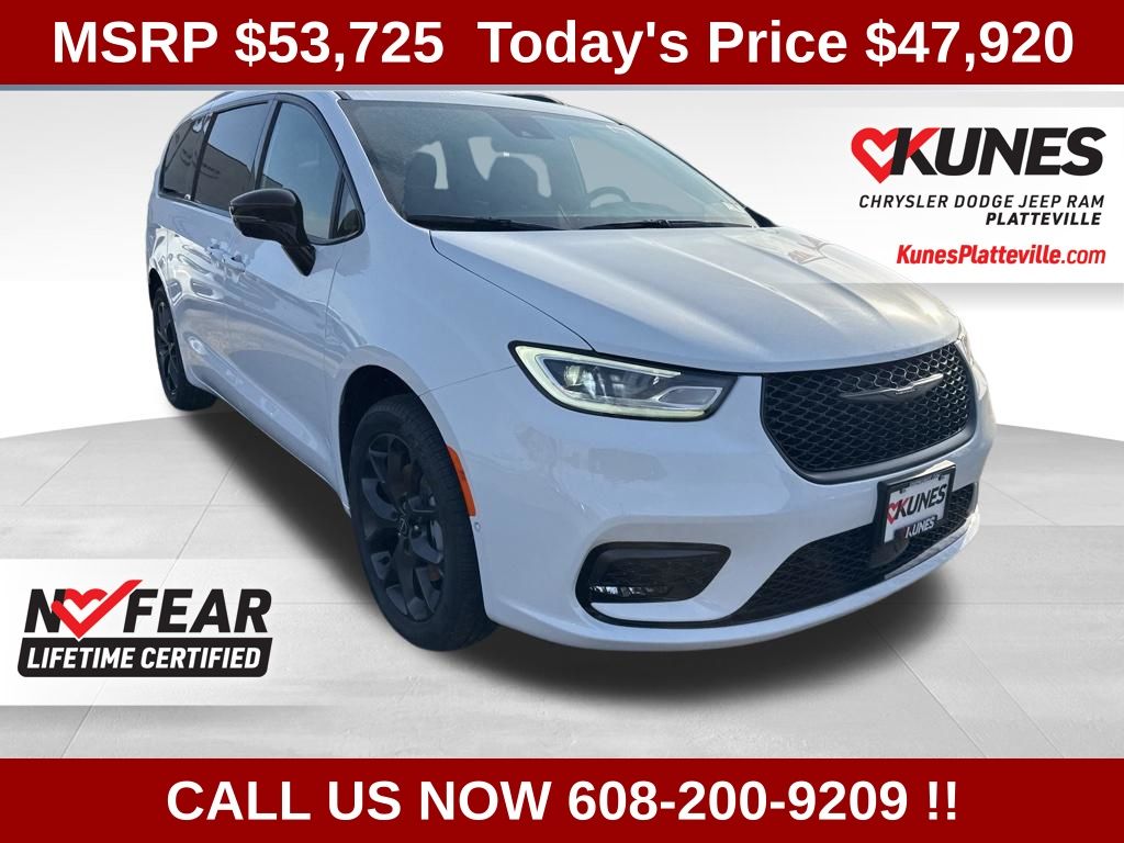 2026 Chrysler Pacifica Select AWD's photo