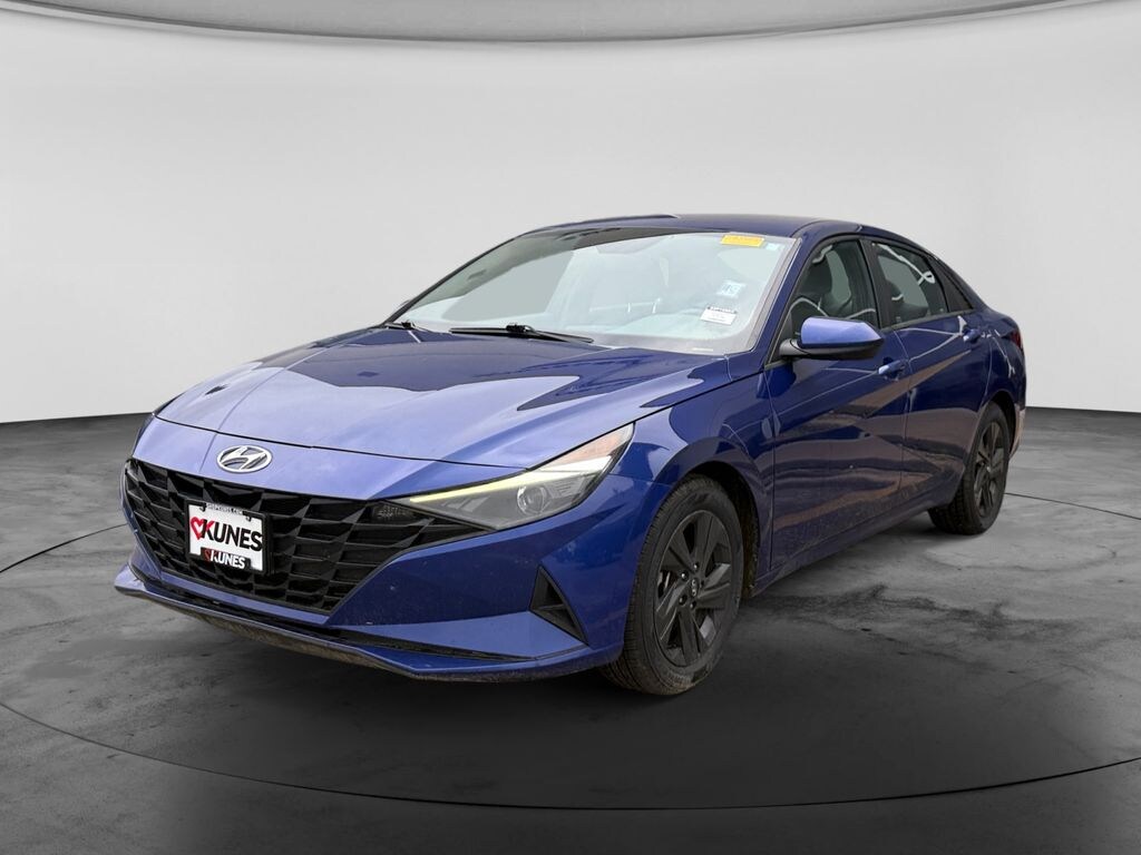 Used 2023 Hyundai Elantra SEL Sedan