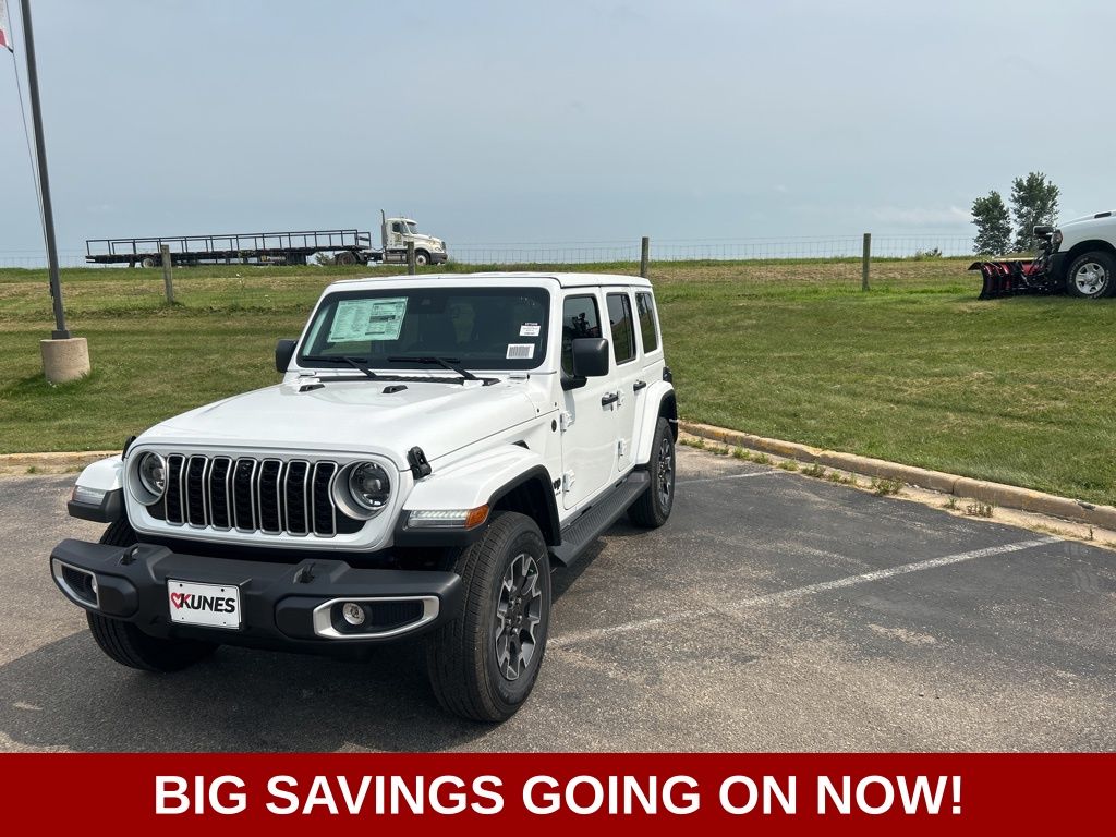 2025 Jeep Wrangler Sahara photo 4