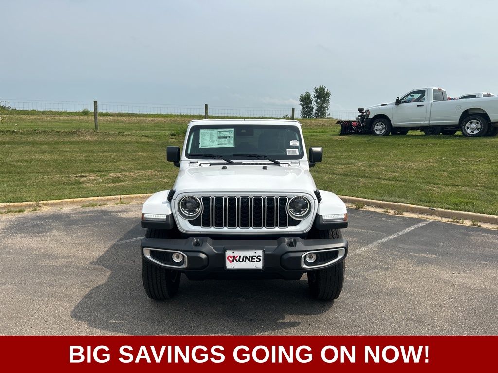 2025 Jeep Wrangler Sahara photo 3