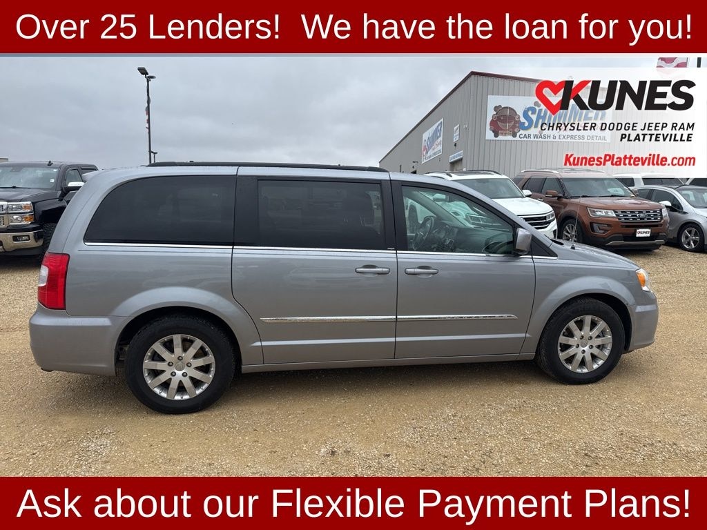 Used 2014 Chrysler Town & Country Touring Minivan/Van