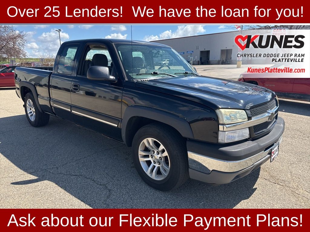 Used 2005 Chevrolet Silverado 1500 LS with VIN 2GCEC19T651307359 for sale in Platteville, WI