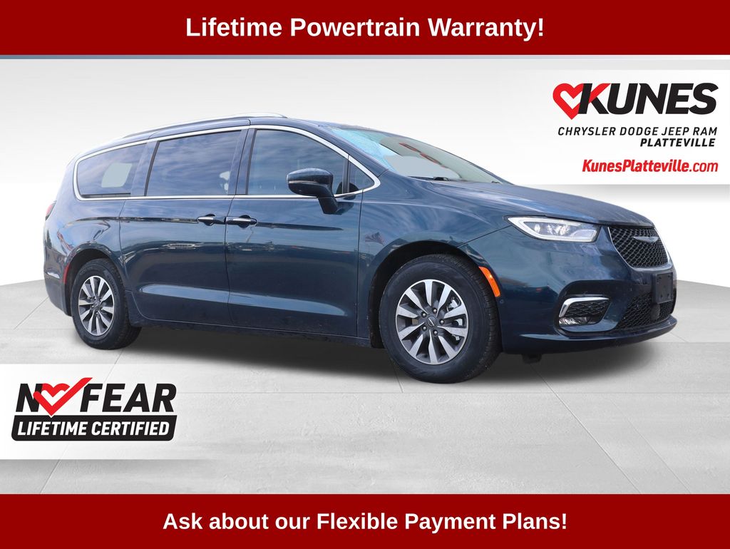 2021 Chrysler Pacifica Hybrid Touring L's photo