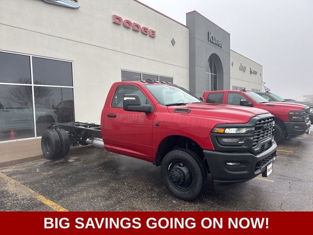2025 RAM 3500 Chassis Tradesman - Photo 13