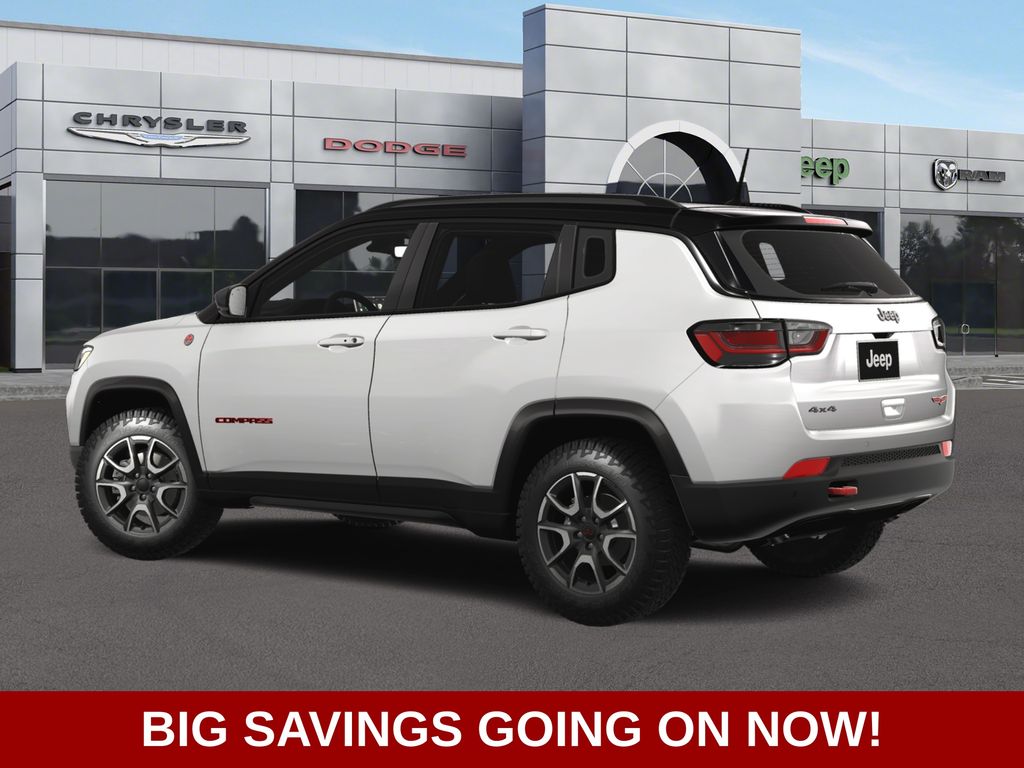 2025 Jeep Compass Trailhawk photo 3
