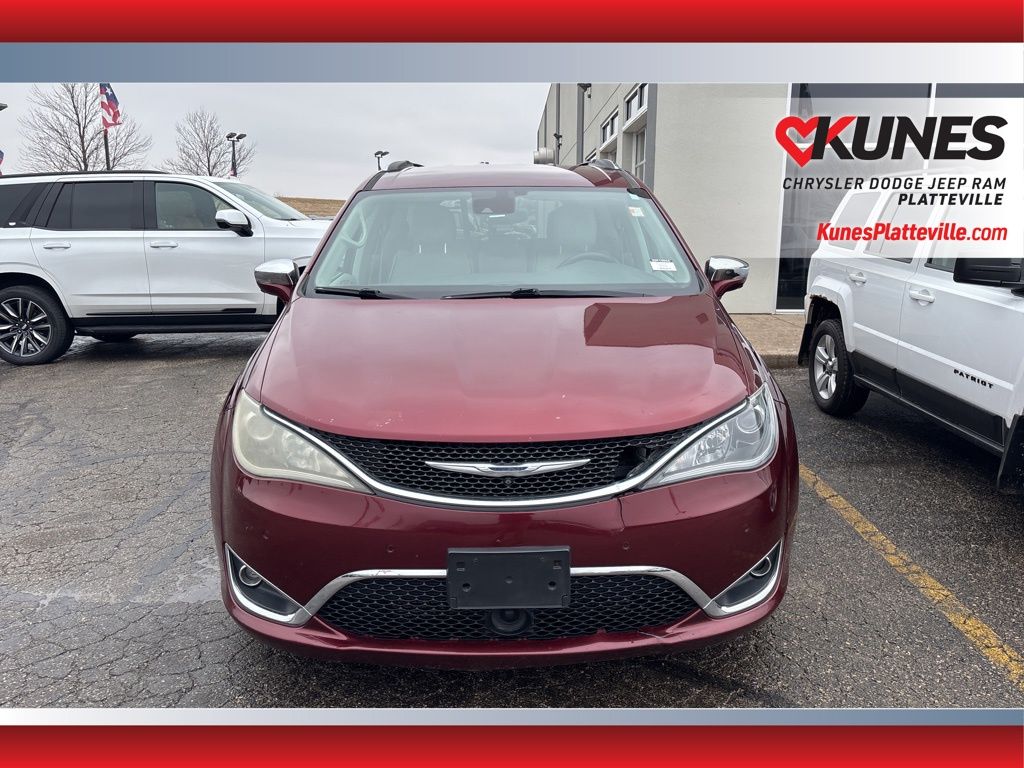 Used 2017 Chrysler Pacifica Limited with VIN 2C4RC1GG3HR620561 for sale in Platteville, WI