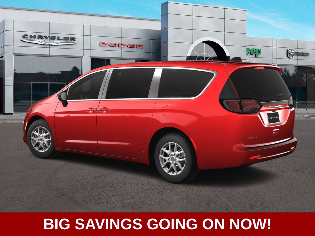 2025 Chrysler Voyager LX photo 4