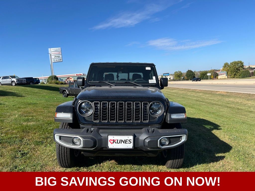2024 Jeep Gladiator Sport photo 3