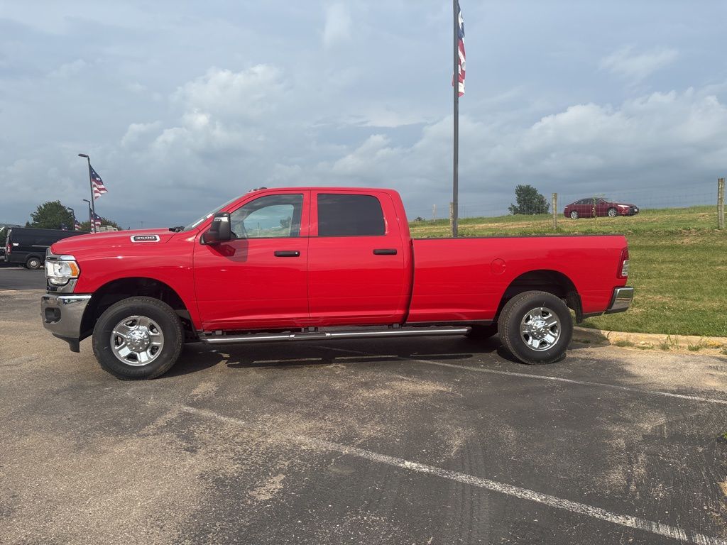 2024 Ram 3500 Tradesman photo 4