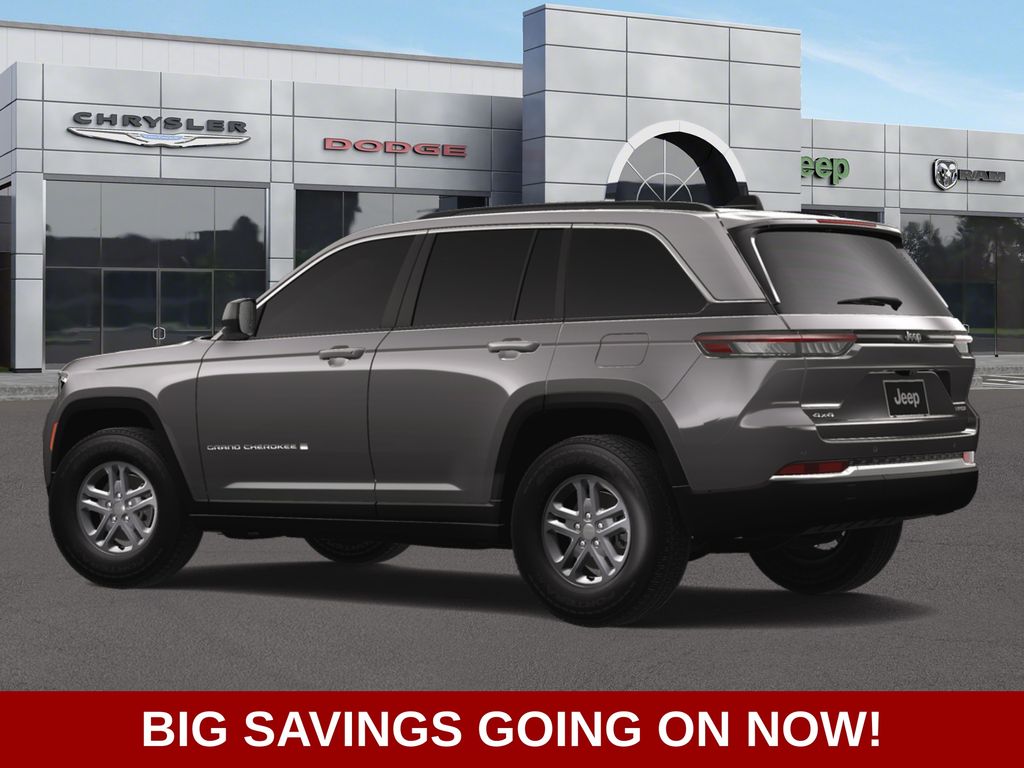 2025 Jeep Grand Cherokee Laredo photo 4