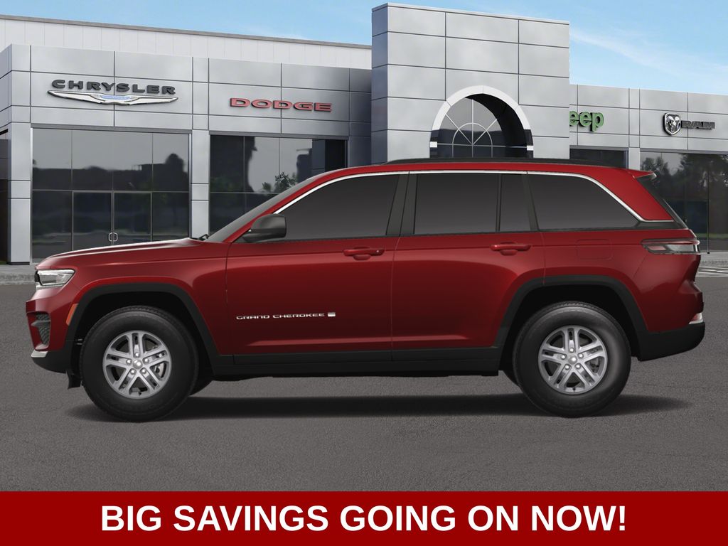 2025 Jeep Grand Cherokee Laredo photo 3