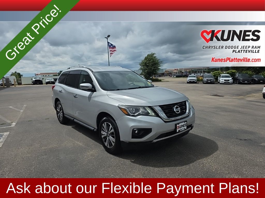 Used 2017 Nissan Pathfinder SV with VIN 5N1DR2MN0HC672476 for sale in Platteville, WI