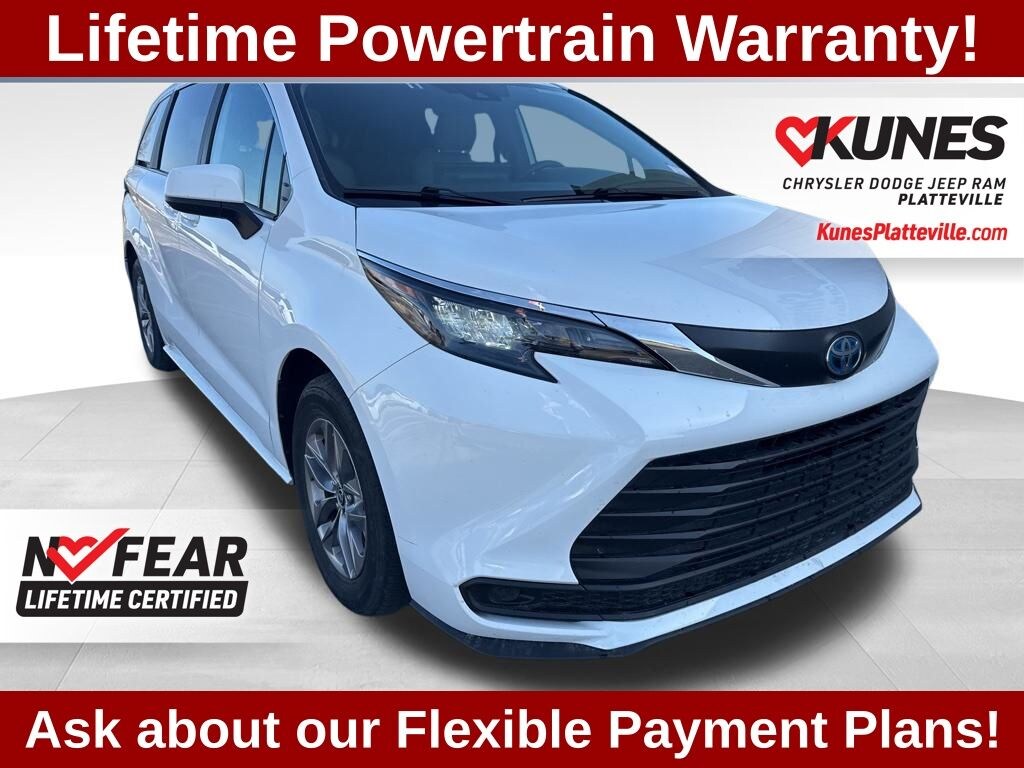 Used 2025 Toyota Sienna LE 8 Passenger Minivan/Van