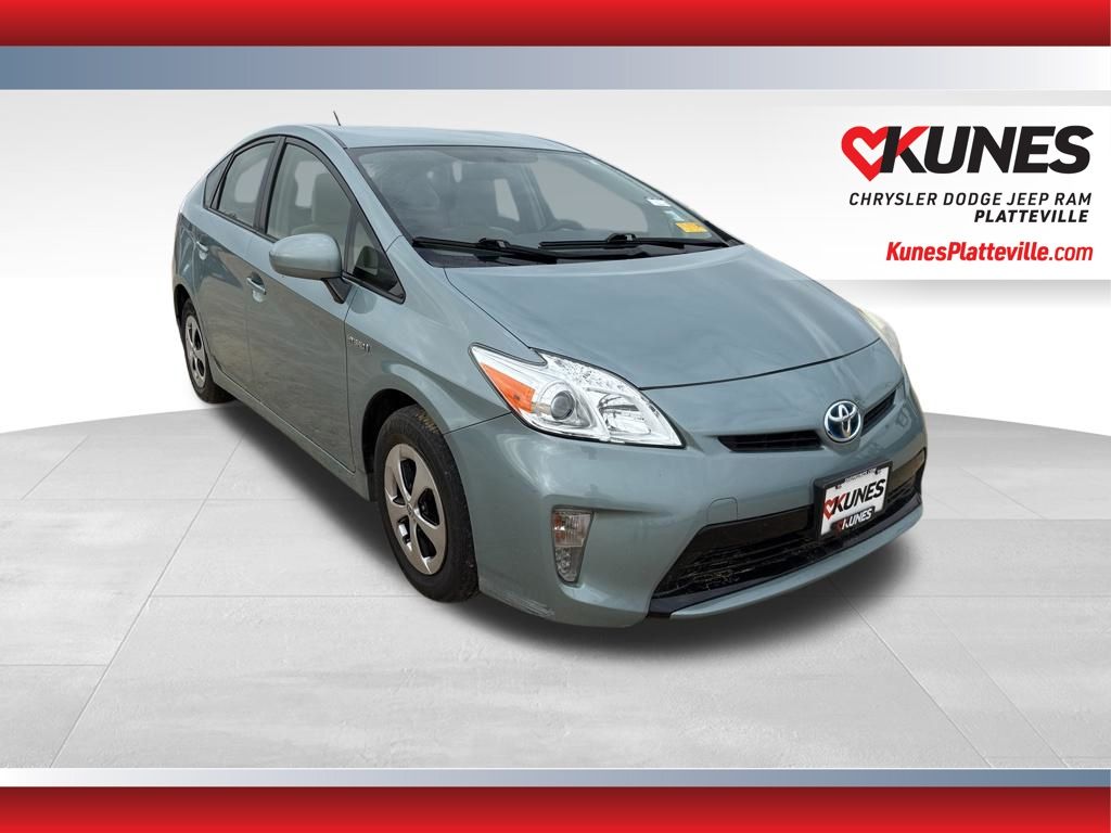 2013 Toyota Prius Two's photo