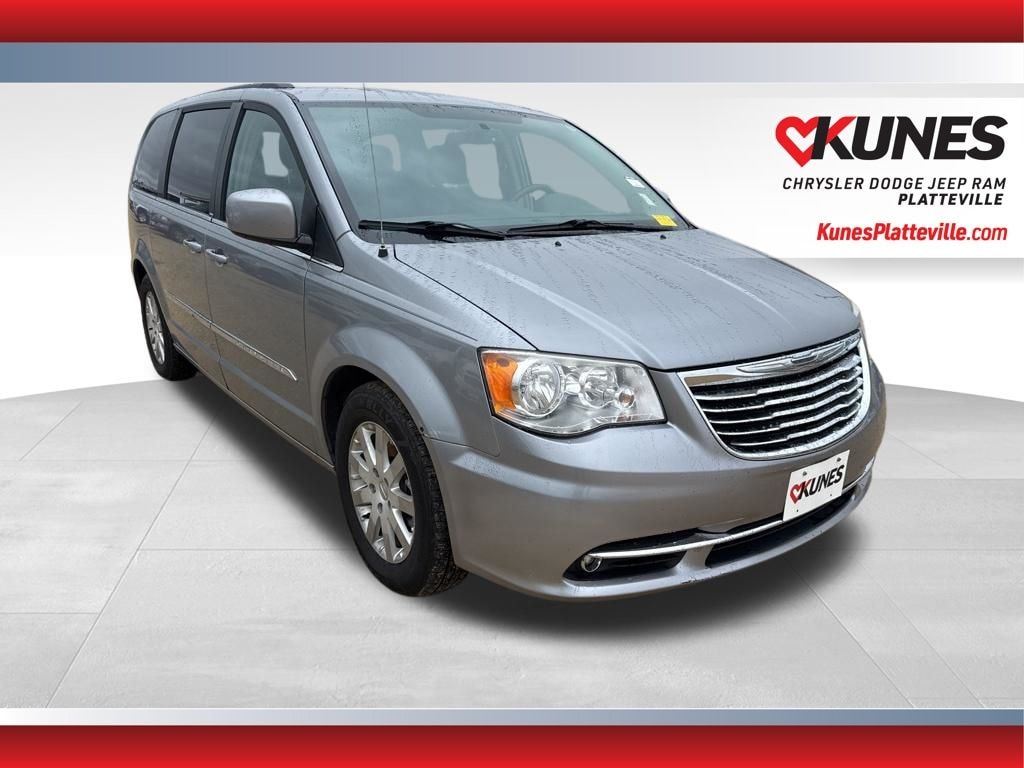 Used 2014 Chrysler Town & Country Touring Minivan/Van
