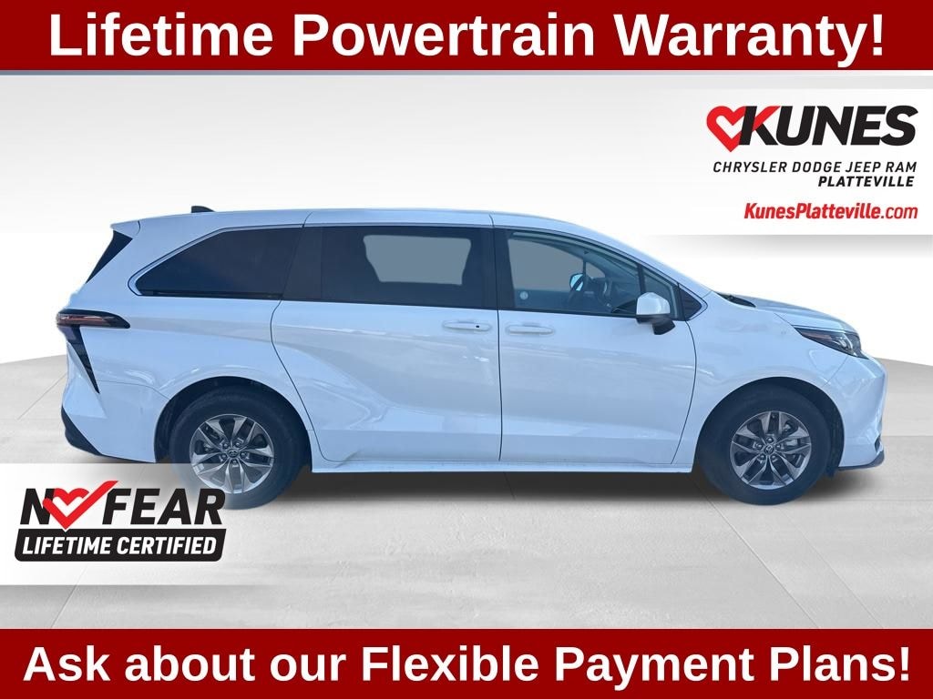 Used 2025 Toyota Sienna LE 8 Passenger Minivan/Van