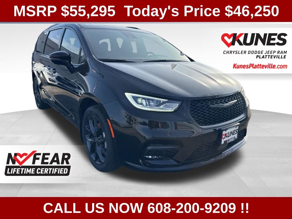2026 Chrysler Pacifica Select AWD's photo