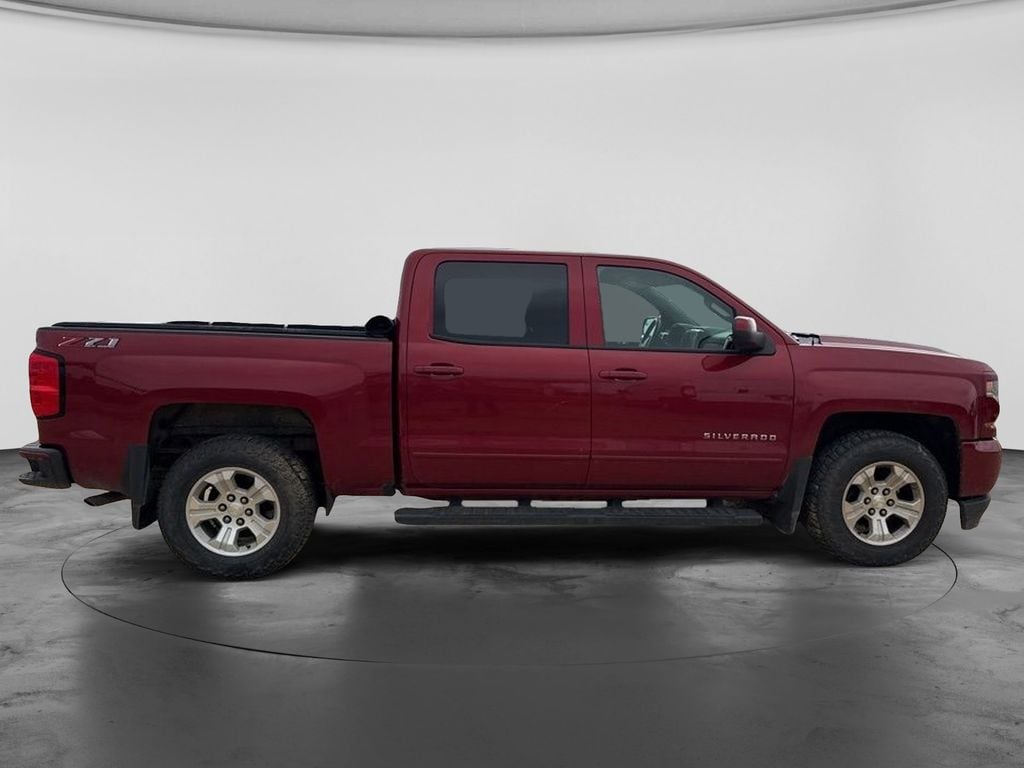 Used 2018 Chevrolet Silverado 1500 LT Z71 with VIN 3GCUKREC2JG181683 for sale in Platteville, WI
