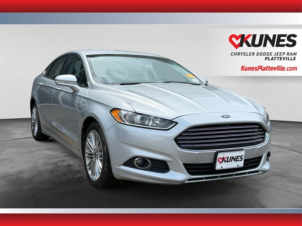 Used 2015 Ford Fusion SE Sedan