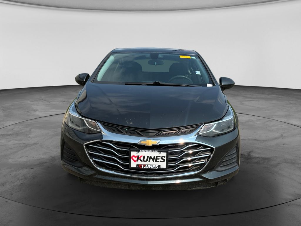 Used 2019 Chevrolet Cruze LT with VIN 3G1BE6SM3KS530707 for sale in Platteville, WI
